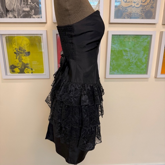 Vintage 80s Black Strapless Party Dress Lace Ruffle Skirt Bow Back - Picture 3 of 8